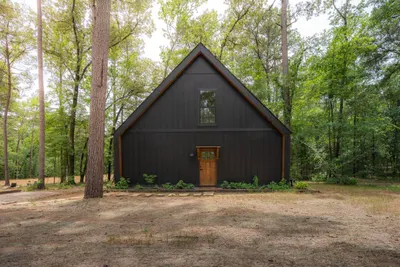 Front View at Tree Frog, Lost Forest Cabins