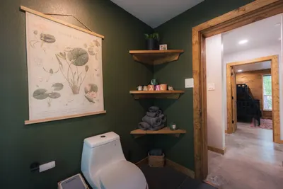 Bathroom at Turkey Tail, Lost Forest Cabins